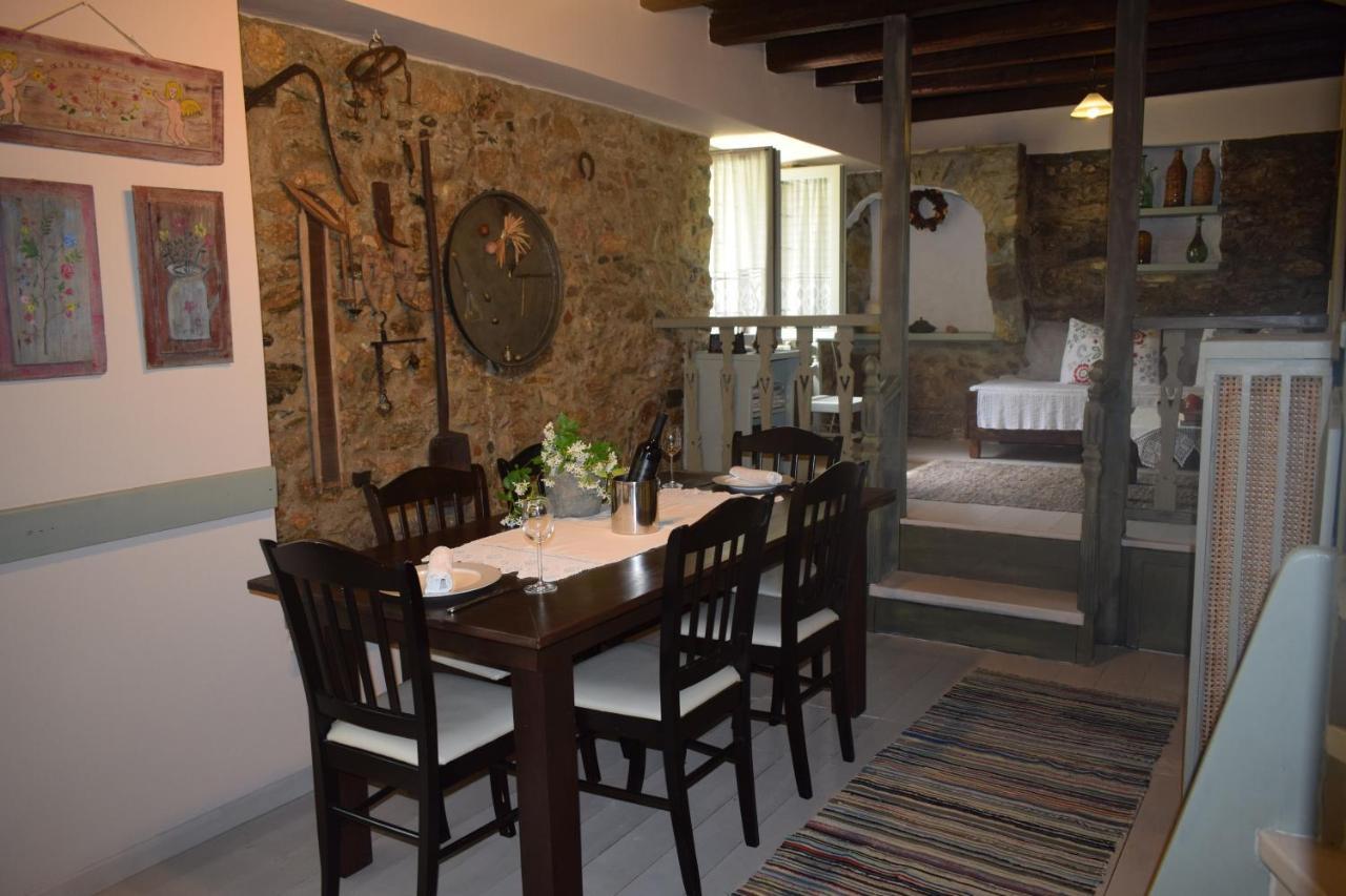 Παραδοσιακό Σπίτι Villa Aszfendiú Kültér fotó